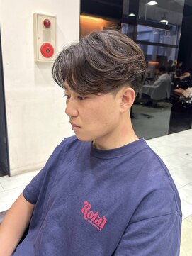 ゼスト 吉祥寺店(ZEST) カルマパーマ　韓国ヘア センターパート メンズ　鈴木楓竜