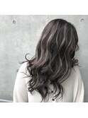 レイヤ―カットオリーブベージュウェットヘアハイライト21