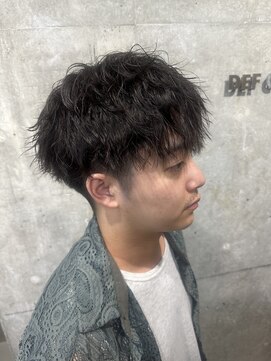 デフカッヅ 北千住(DEF CUTZ) 縦落ちツイスパ