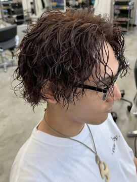 ウェイビーエフティフィフス 横浜西口(WAVEY ft.fifth) 横浜メンズパーマ波巻きツイストスパイラルニュアンスサーフ40代