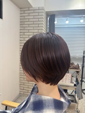 メモリーズ 銀座(Memories) 自然にまとまる、ふんわり丸みショートボブ。加藤