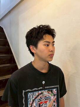 ビーバイエイトジェンツ(Bee by EIGHT GENTS) 波巻きツイストスパイラル/リバースセンターパート/心斎橋