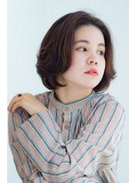 ハク アトリエ(HaKU atelier)&nbsp;大人かわいいセンターパート毛先パーマ伸ばしかけミディ