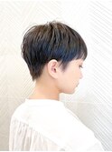 頭の形をよく見せるショート！