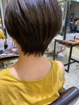 トレ(tre.) 甲子園口/髪質改善/縮毛矯正/白髪染め/ハイライト/酸性