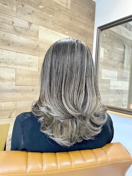 ルームスヘアー(Rooms Hair) グラデーションカラー　グレーベージュ