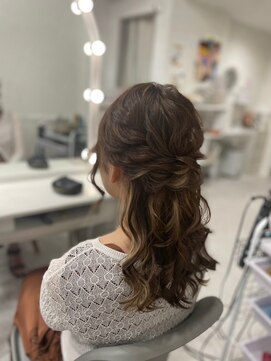 ラモ(RAMO) ナチュラルハーフアップ