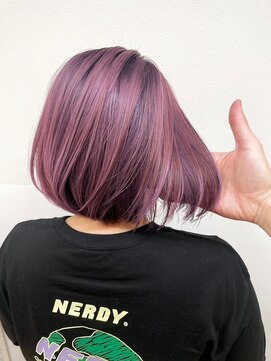 エン(en) ピンクシアーピンクボブハイトーン小顔カット