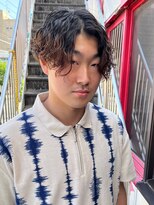 アイズ 海老名(AIZU)&nbsp;ミディアムパーマ スパイラルパーマ センターパート 眉毛