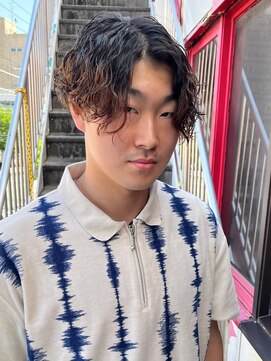 アイズ 海老名(AIZU) ミディアムパーマ スパイラルパーマ センターパート 眉毛