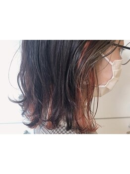 『ハッと』目を惹く髪色に♪人気のインナーカラーもトレンドを取り入れたカラーであなただけのスタイルに☆