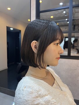 ウィローズ(WILLOW'S) 大人可愛いひし形ハンサムショートボブ前下がり