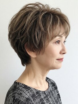 ハピネス クローバー 八木店(Happiness CLOVER) 40代50代60代白髪染めハイライトマッシュショート