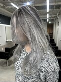 セミロング バレイヤージュ ブリーチ ハイトーン アッシュ 20代