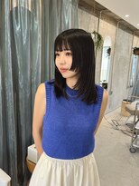 イロア(iroa) 姫カットと黒髪レイヤーミディ