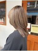 ハイライトベージュ