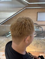 ケンジ 平塚 アネッタ(KENJE annetta) 刈り上げショート ハイトーン
