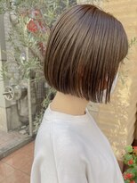 テトラ バイ ネオリーブ 横浜西口店(tetra by neolive)&nbsp;まとまりミニボブに透明感カーキベージュ☆