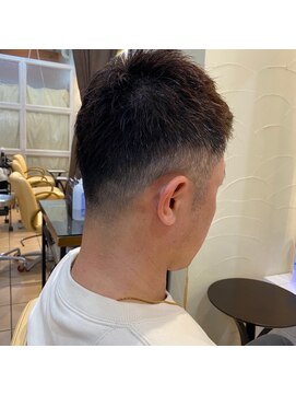 ティエル(Tiele) フェードカット