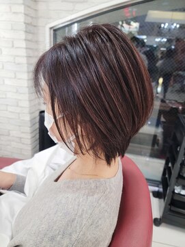 クオリス 赤塚店(QUALIS) 大人美人20代30代40代黒髪前下がりショートボブ丸みショート◎