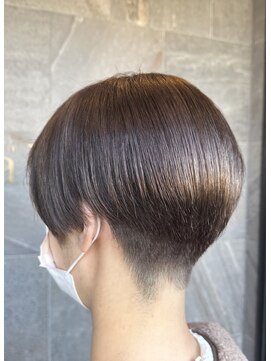 メゾン アヴァロ(Maison Avallo) #刈り上げショート　#明るめアッシュカラー