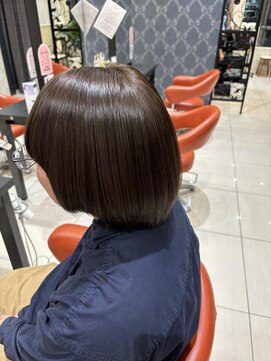 ルクールヘアアンドビューティー 燕三条店 【艶感×透明感】アッシュブラック