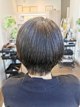 ドゥージングヘアースクラッチ(Dozing Hair Scratch) 適度なボリューム縮毛矯正