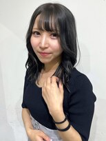 アイウィル(Ai WilL)&nbsp;アッシュグレー　透明感カラー　韓国風巻き髪　小顔バング