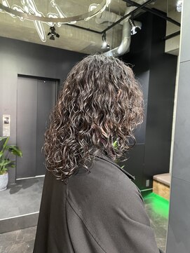 インフィニス 恵比寿(Infinis) カットパーマミディアムロング