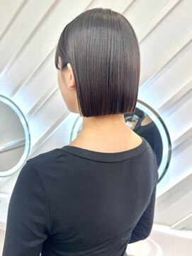 首もとスッキリ美シルエットミニマルボブ