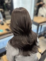 アリュウル 表参道(ALLURE)&nbsp;グレージュ／透明感カラー／ミディアムレイヤー　佐藤