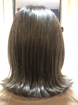 ナゴミノヒトトキ(NAGOMI NO HiTOTOKi) 外ハネミディアム／ナチュラルスタイル