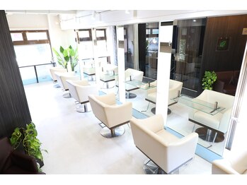 キュービックヘア 東陽町駅前店(CubicHair)の写真/駅前アクセスいい場所でマンツーマン対応カウンセリング◎一人一人しっかりとあなだたけの贅沢空間♪