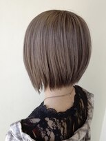 ルクス(Lx)&nbsp;ブリーチ必須！シルバー系ショートボブ