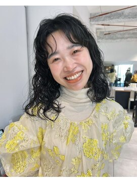 ナループロアツム(Nalu pu loa Tsum) 大きめクリープパーマ/ウェーブパーマ/パーマ/黒髪パーマ