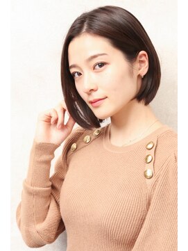 シトロン ブラン(CITRON blanc) 耳掛けボブ　シンプルにボブ　前下がりボブ