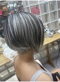 シルバー系ショートボブ