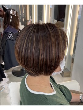 ブルーテーフ(Bleu Terre) 白髪ぼかしハイライトボブ