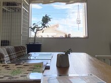 サロンド シェル フー コトリーの雰囲気（［お友達や家族と一緒に待てる待合スペース］）
