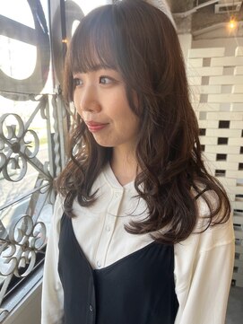 オリーブベージュ