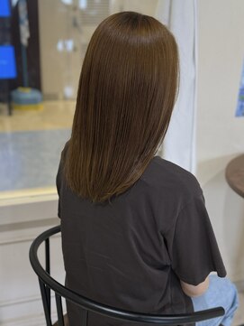 ナチュラル透明感ブラウンストレートヘア