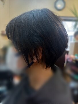 男&女のヘアーサロンF ショートグラデーションボブ