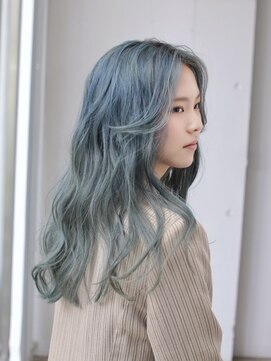フェリチタ ひばりヶ丘(FELICITA) ラウンドカット× blue