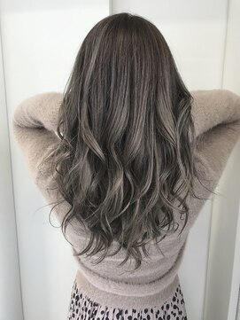 ヘアーデザイン シュシュ(hair design Chou Chou by Yone) 外国人風ハイライト&バレイヤージュ×シルバーグレージュ♪