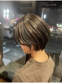 大人ショート×立体感ハイライト