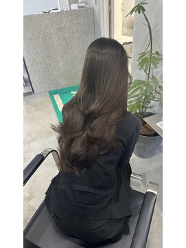 ラック(LUCK) レイヤーぱっつん前髪ステップボーンカットシルキー船橋/韓国