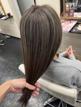 アイズ 渋沢(AIZU) 白髪ぼかしハイライト