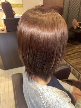 ヘアアンドスパ ベル(Belle) レイヤー・レイヤーボブ・ストレート・明るい白髪染め・40代