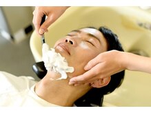 理容ハマダの雰囲気（シェービングも人気です！お肌をいたわりながら丁寧に施術します）