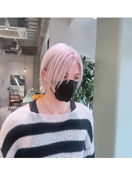 アクト(ACT) 韓国風/センター分け/ホワイトベージュ/ホワイト